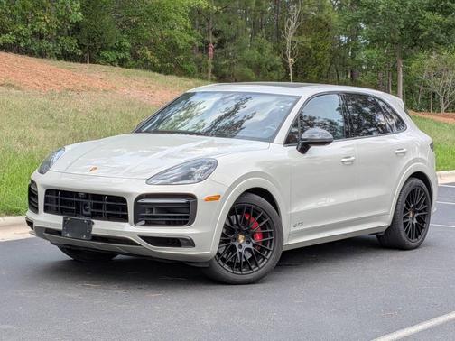 Cashmere Beige Metallic 2023 Porsche Cayenne