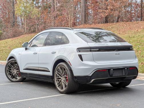 2025 Porsche Macan 