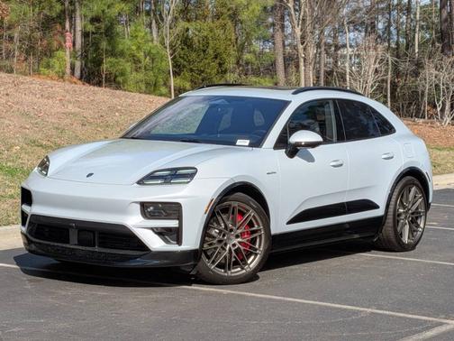 2025 Porsche Macan 