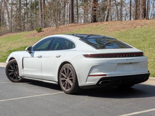 2025 Porsche Panamera 
