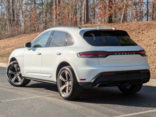 2025 Porsche Macan 