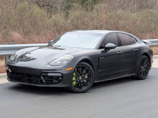 2018 Porsche Panamera 