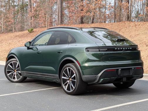 2025 Porsche Macan 