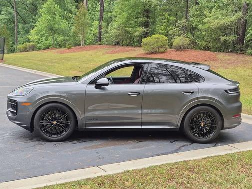 Quartzite Grey Metallic 2025 Porsche Cayenne