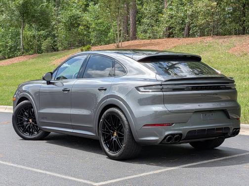 Quartzite Grey Metallic 2025 Porsche Cayenne
