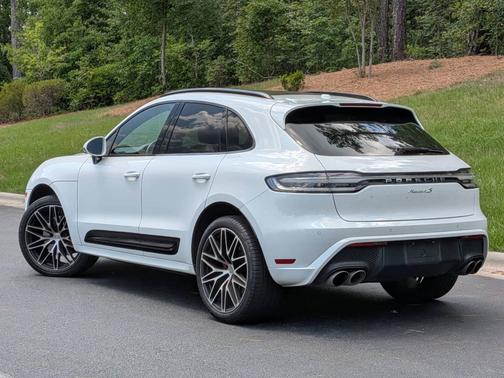 White 2024 Porsche Macan