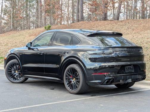 2023 Porsche Cayenne 