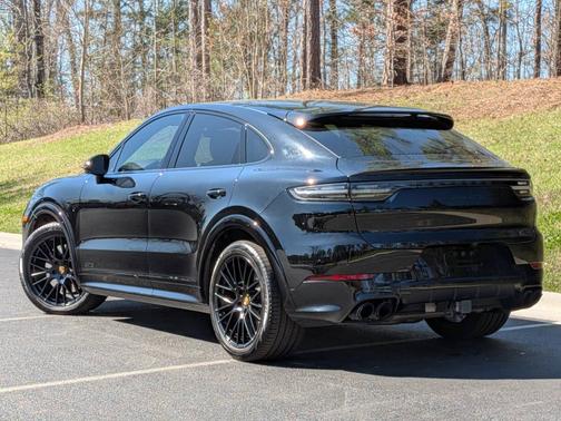 2023 Porsche Cayenne 