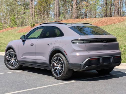 Provence 2025 Porsche Macan