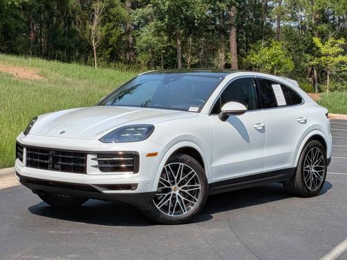 Carrara White Metallic 2025 Porsche Cayenne