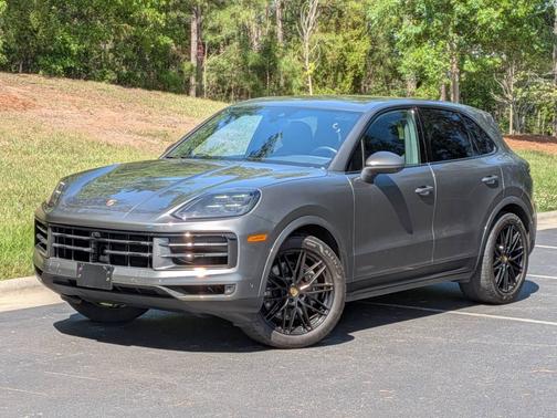 Quartzite Grey Metallic 2024 Porsche Cayenne