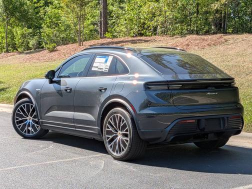 Volcano Grey Metallic 2026 Porsche Macan