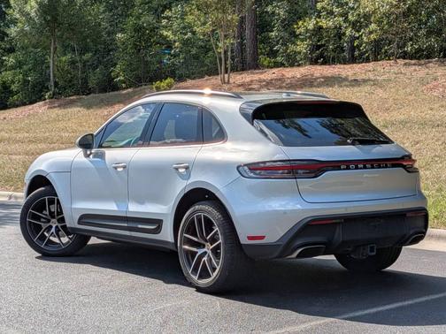 Dolomite Silver Metallic 2025 Porsche Macan