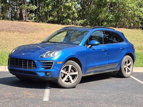Sapphire Blue Metallic 2018 Porsche Macan