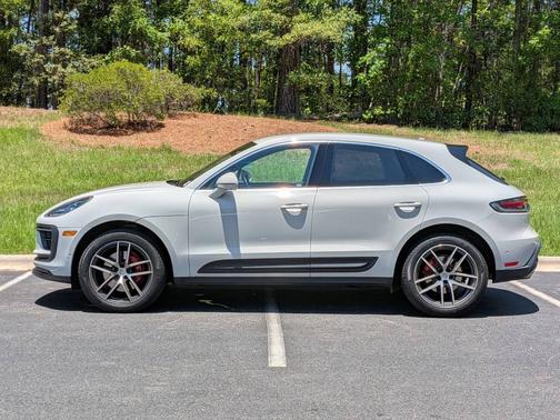 Chalk 2022 Porsche Macan
