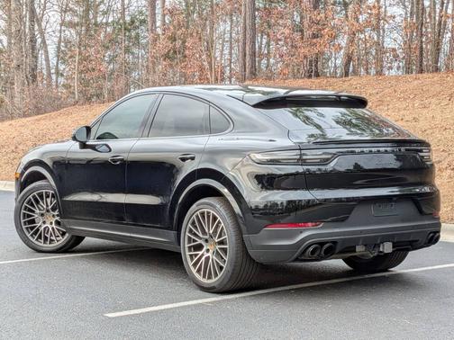 2022 Porsche Cayenne 
