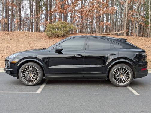 2022 Porsche Cayenne 