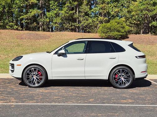 Chalk 2026 Porsche Cayenne