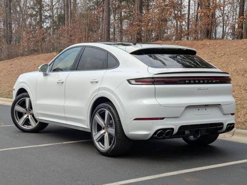 Carrara White Metallic 2025 Porsche Cayenne
