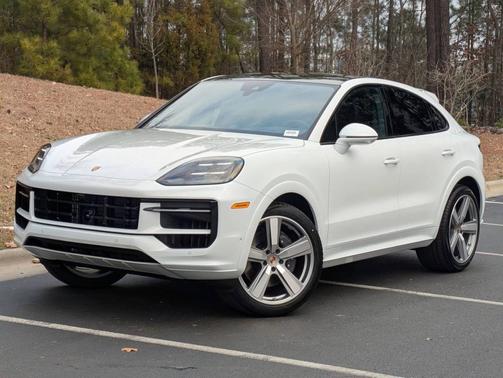 Carrara White Metallic 2025 Porsche Cayenne