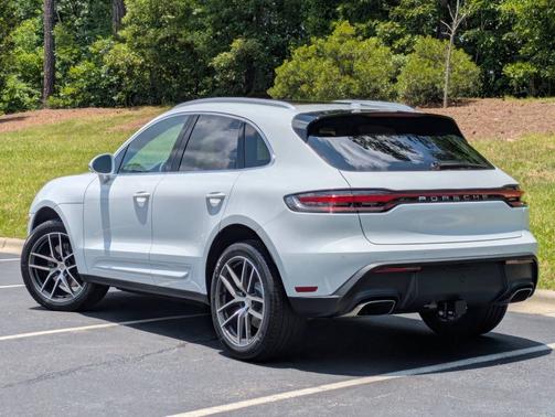 Carrara White Metallic 2025 Porsche Macan