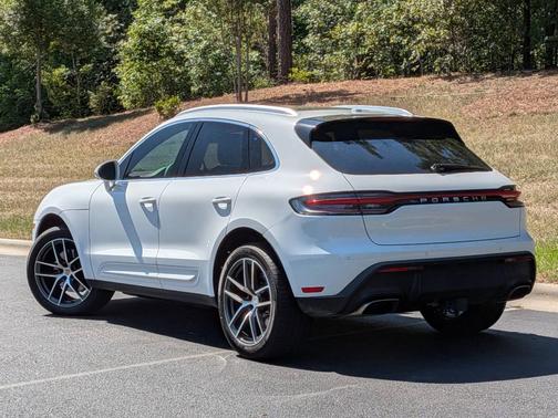 Carrara White Metallic 2025 Porsche Macan