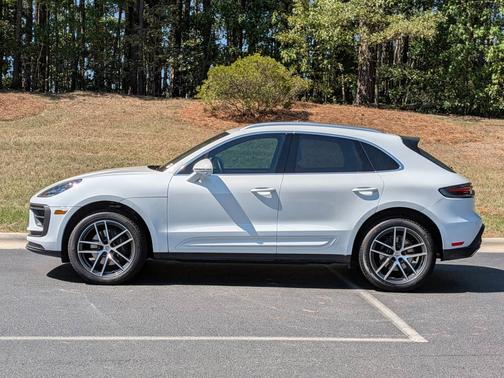 Carrara White Metallic 2025 Porsche Macan
