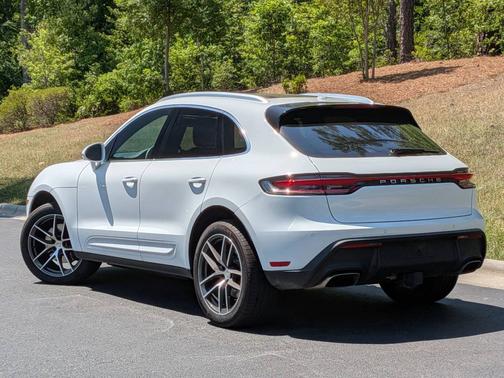 Carrara White Metallic 2025 Porsche Macan