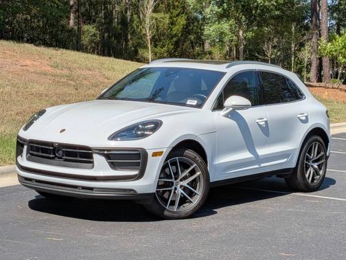 Carrara White Metallic 2025 Porsche Macan
