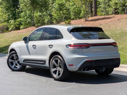 Chalk 2025 Porsche Macan