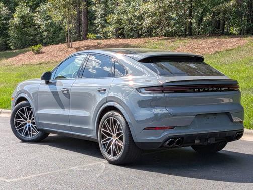 Arctic Grey 2026 Porsche Cayenne