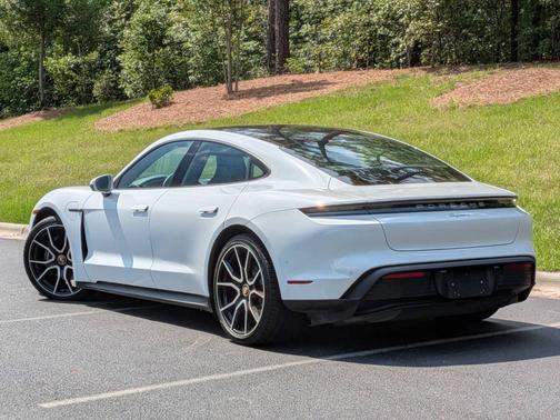Carrara White Metallic 2023 Porsche Taycan