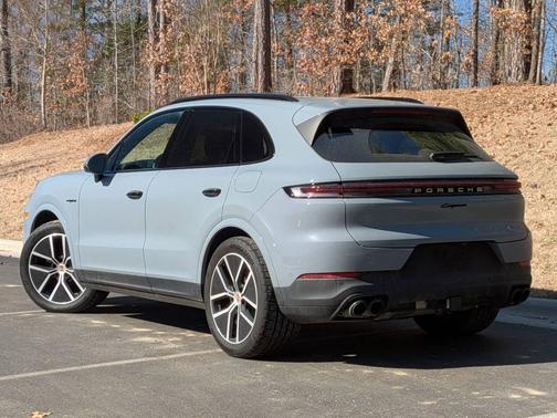 2025 Porsche Cayenne 