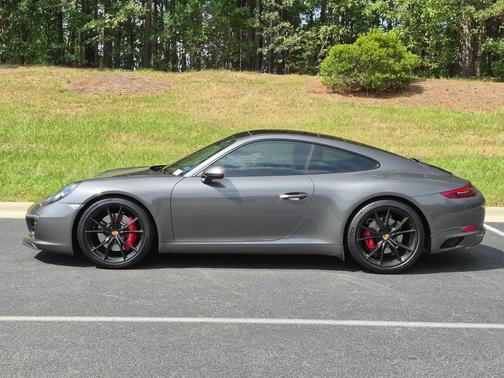 Agate Grey Metallic 2017 Porsche 911