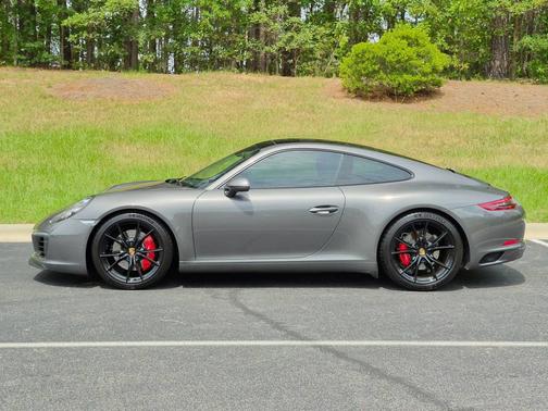 Agate Grey Metallic 2017 Porsche 911