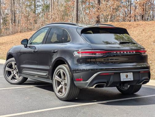 2025 Porsche Macan 