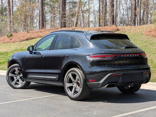 Jet Black Metallic 2025 Porsche Macan