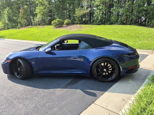 Gentian Blue Metallic 2024 Porsche 911