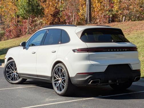 2025 Porsche Cayenne 