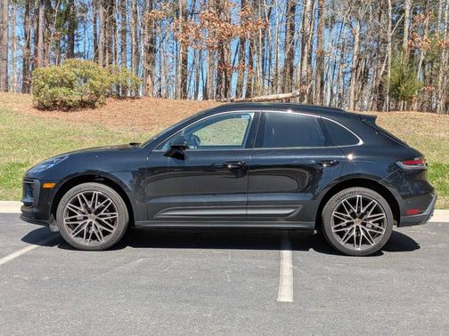 2022 Porsche Macan 