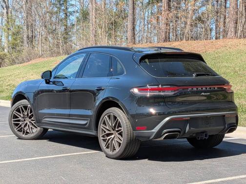 2022 Porsche Macan 
