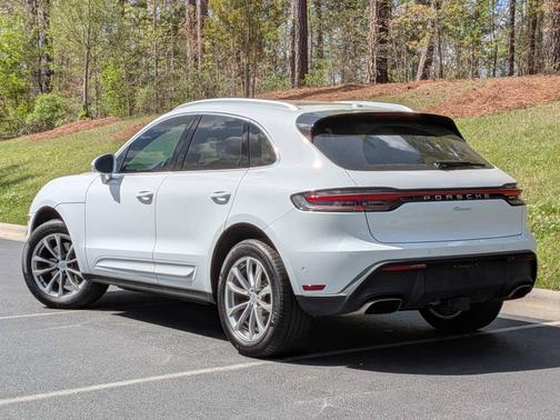 Carrara White Metallic 2025 Porsche Macan