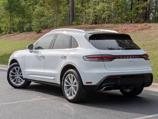 Carrara White Metallic 2025 Porsche Macan