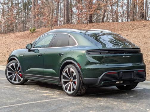 2025 Porsche Macan 