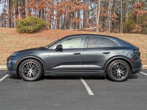 2025 Porsche Macan 