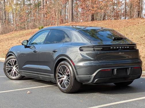 2025 Porsche Macan 