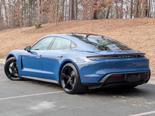 2023 Porsche Taycan 
