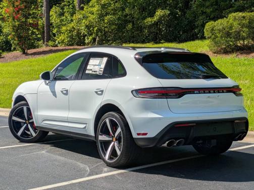 Carrara White Metallic 2025 Porsche Macan