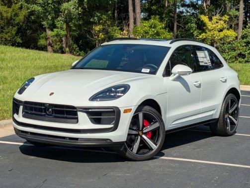 Carrara White Metallic 2025 Porsche Macan