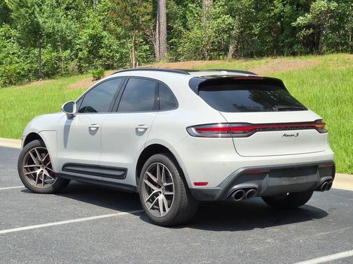 Chalk 2024 Porsche Macan